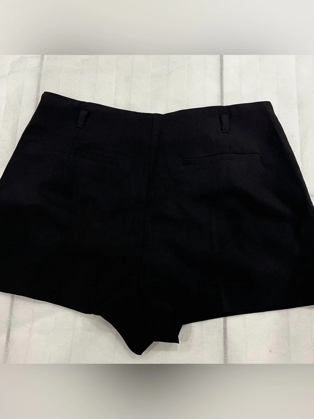 Forever 21 Black High-Waist Tailored Shorts size medium - Picture 6 of 8